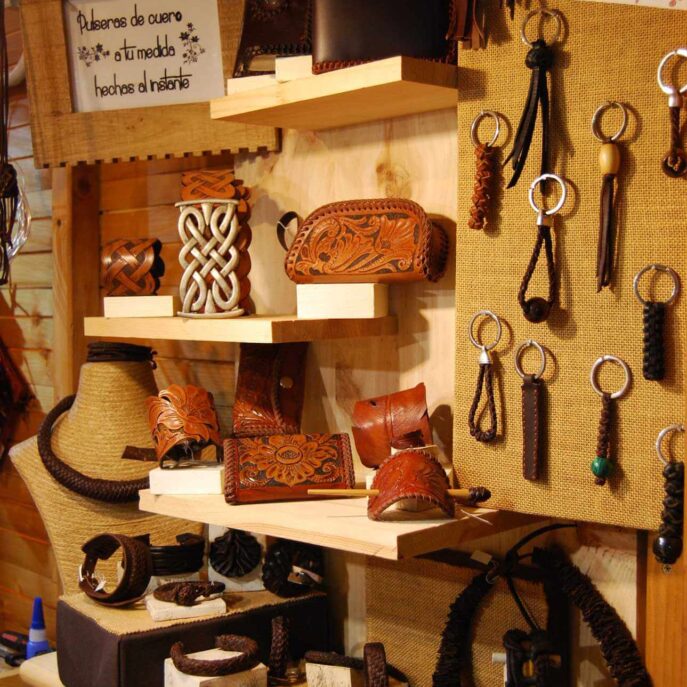 Stand marchés artisanaux - Cuironautes